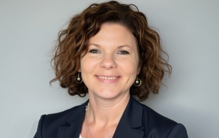Professional headshot photo of Brenda Lamb