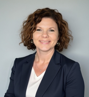 Professional headshot photo of Brenda Lamb